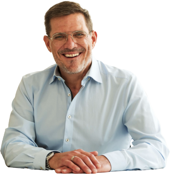 Jeff Dannewald provides personalized <strong>English training</strong> designed to enhance <strong>teamwork</strong>, <strong>emotional intelligence</strong>, and adaptability — essential <strong>soft skills</strong> that empower your employees to <strong>communicate confidently</strong> and effectively in any situation.